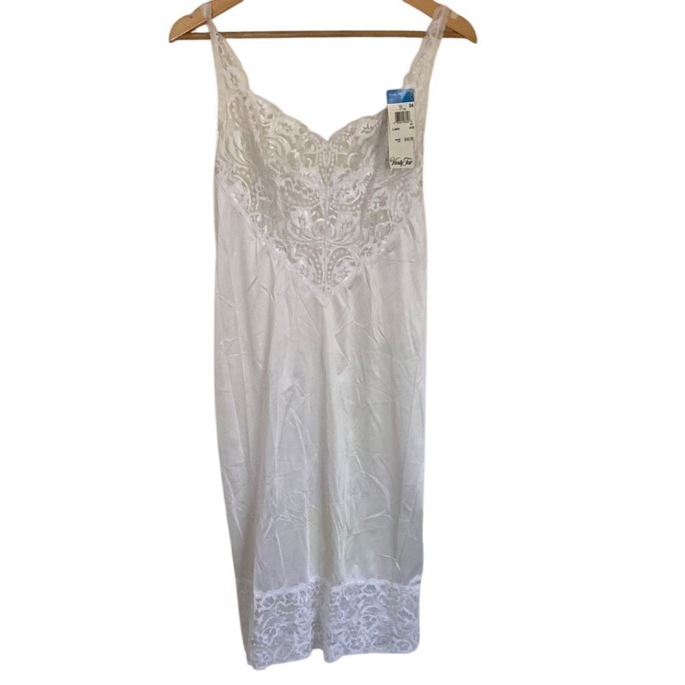 Vanity Fair Women's Full Slip Size 34 White Lace Adjustable Straps Lingerieβ NWT